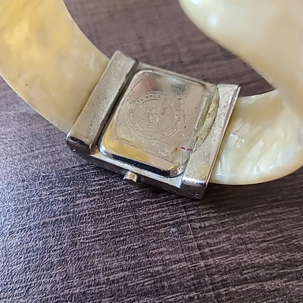 Denacci Watch Ladies Ivory Band Pre-Owned Work Travel Casual School Vintage - Picture 13 of 14